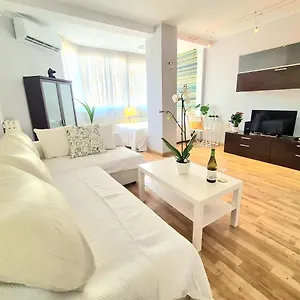 https://el-mono-de-torre-del-mar-eco-apartment-with-swimming-pool.1costadelsol.com